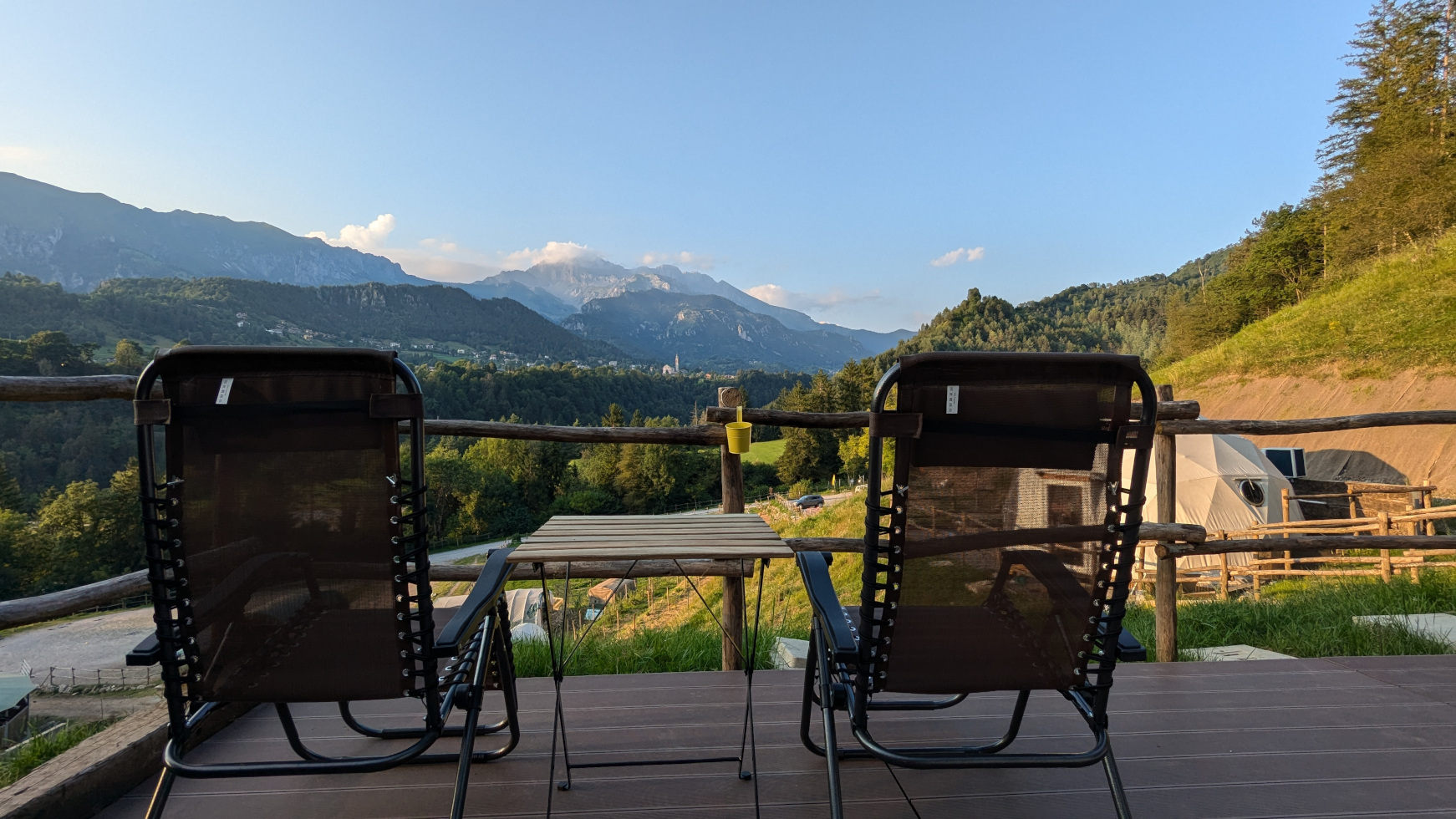 EdenCamp bubble glamping panorama