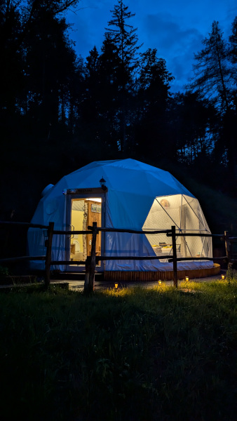 EdenCamp glamping dome Presolana notte